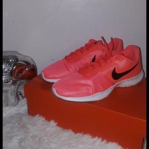 New Women's Nike Bijoux Pink Sneakers size 7